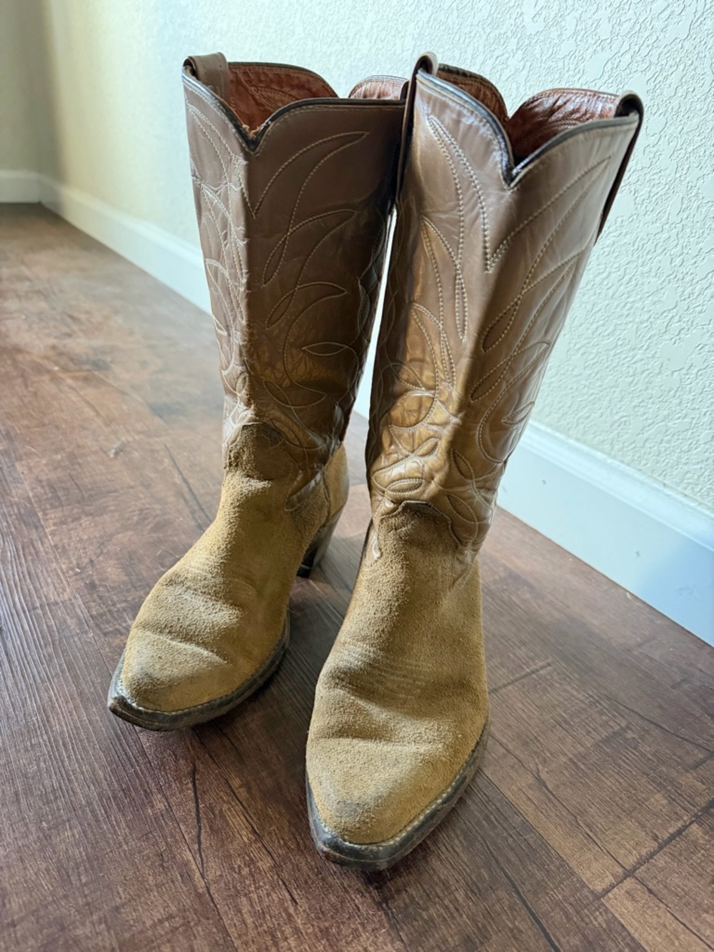ACME Tan Western Cowboy Boots